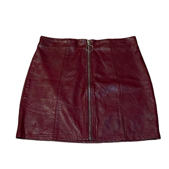 Shinestar Miniskirt, Faux Leather Front Zip, Burgundy, Small - Picture 1 of 8